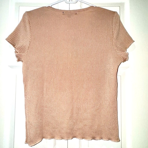 Lulu's Ribbed tan/light peach-ish Short Sleeve Top. Size L. NWT - Picture 3 of 10